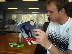 Sam Querrey Reading Mark Kovacs/ Dynamic Stretching